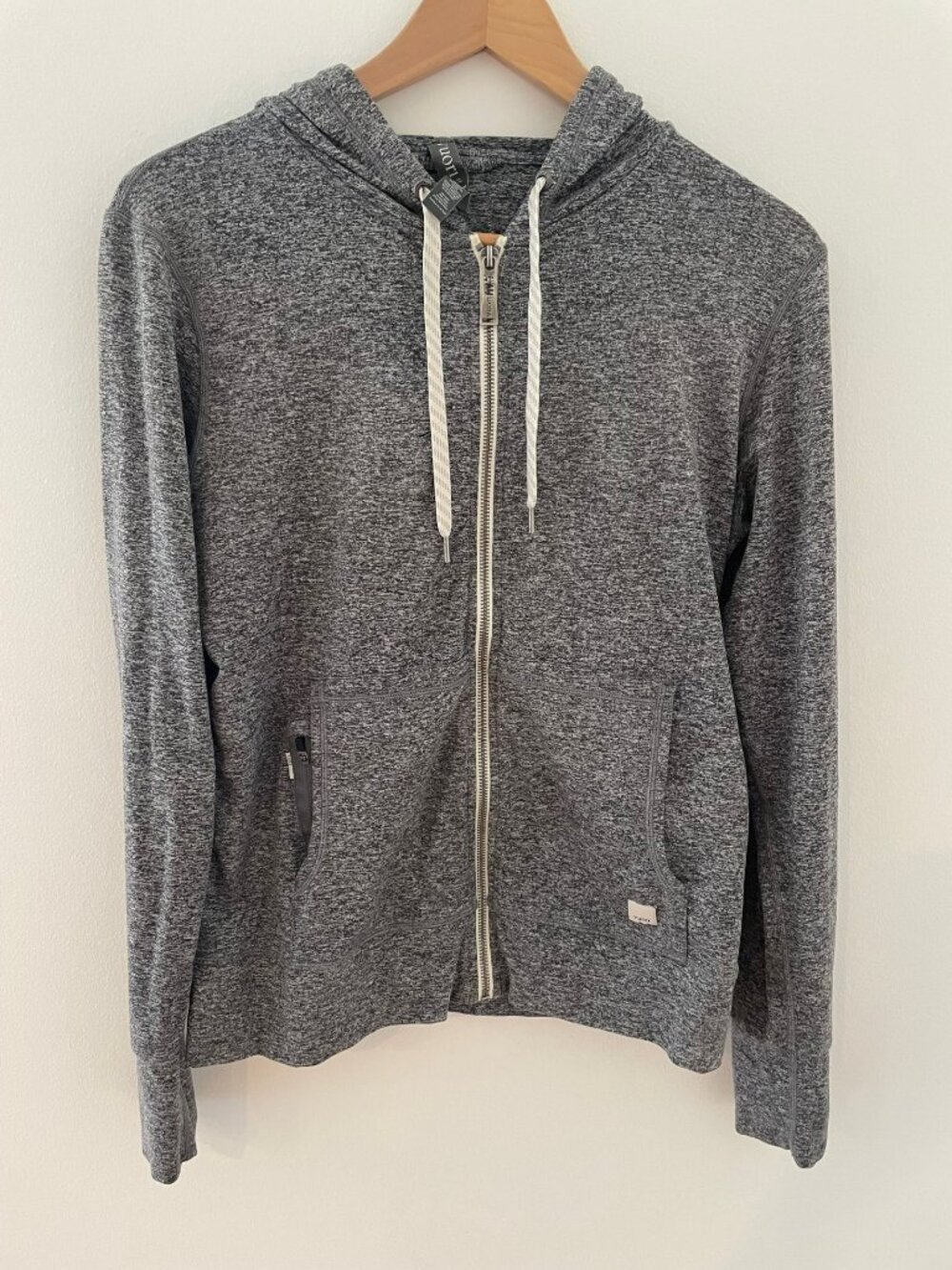Vuori Grey Zip up Halo Performance 2.0 hoodie women's M